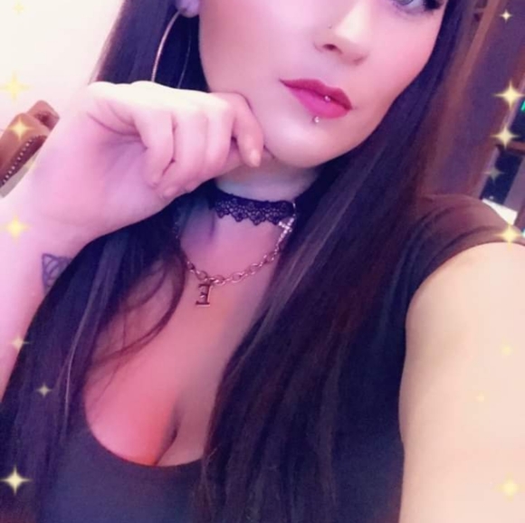 Meet your Posher, elsa - Picture 7 of 8